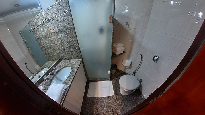 maxim-plaza-hotel-juiz-de-fora-apartamento-banheiro